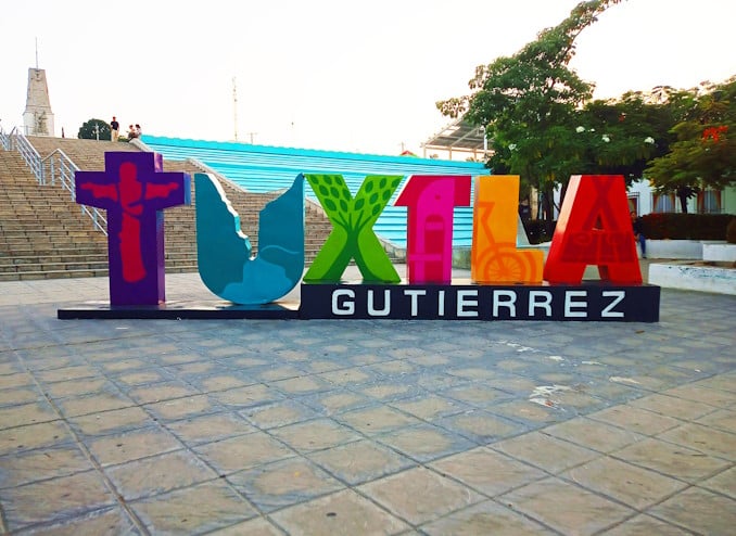 Ortschild von Tuxtla in Mexico