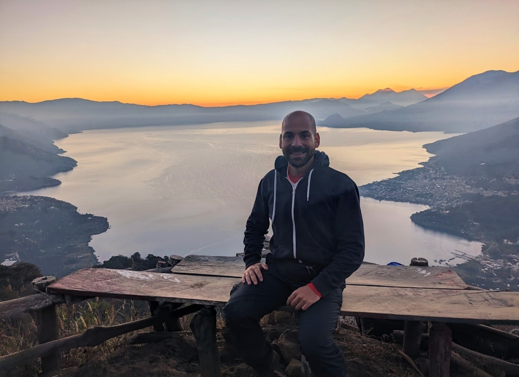 oli_beim_sonnenaufgang_am_lage_de_atitlan